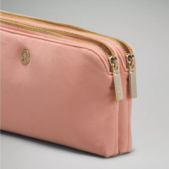 🎉🔥HOST PICK 🔥🎉2/$140❤️ Lululemon Curved Wristlet Velour❤️NWT❤️ - Picture 3 of 11